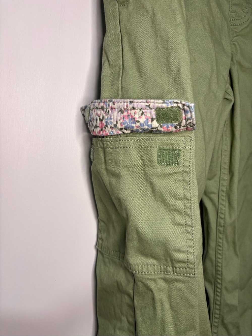 Levi's Olive Green Cargo Pants with Drawstring Waist - Picture 4 of 8